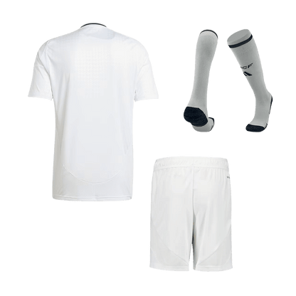 Kit Completo Real Madrid Casa Uomo 2024/25 - 3 Pezzi